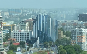 Ultima Oră // FOTO: Incendiu în centrul Capitalei. Arde un bloc de locuit